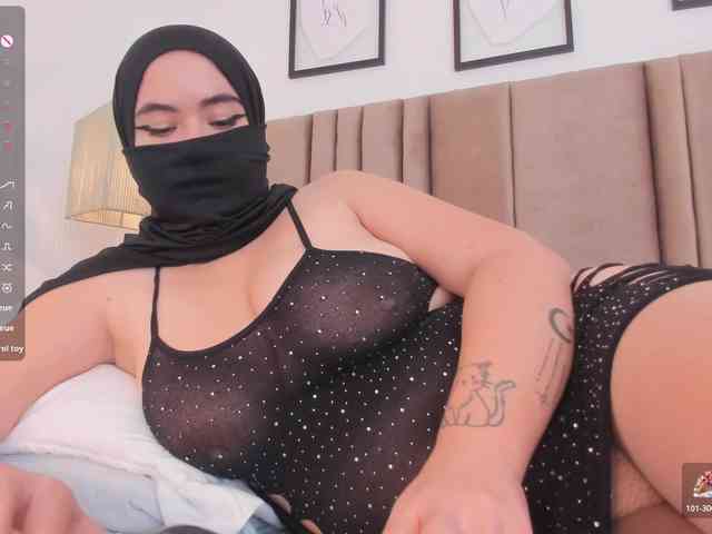 adiila webcam