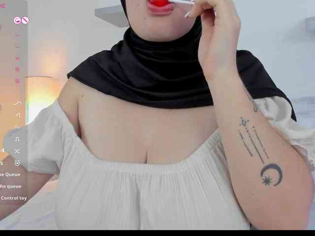 adiila webcam