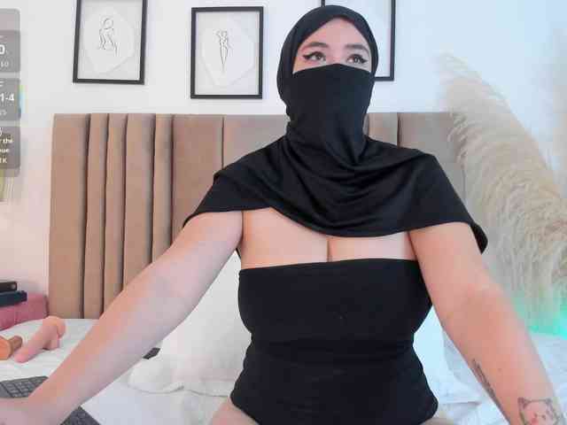 adiila webcam