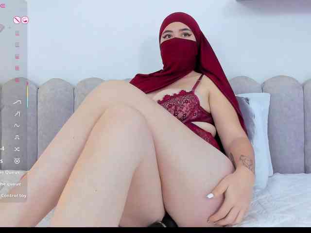 adiila webcam