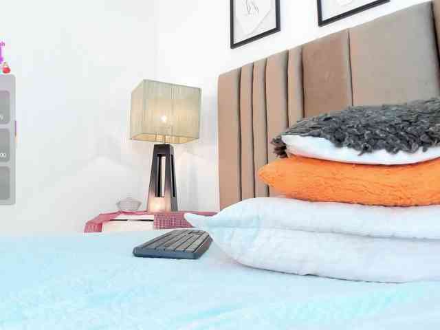 adiila webcam