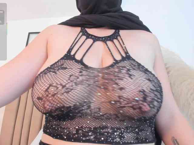 adiila webcam