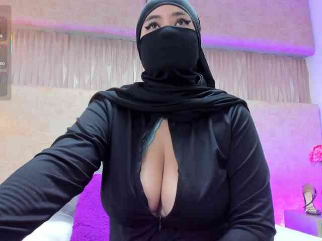 adiila webcam