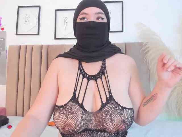 adiila webcam