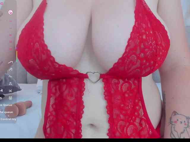 adiila webcam
