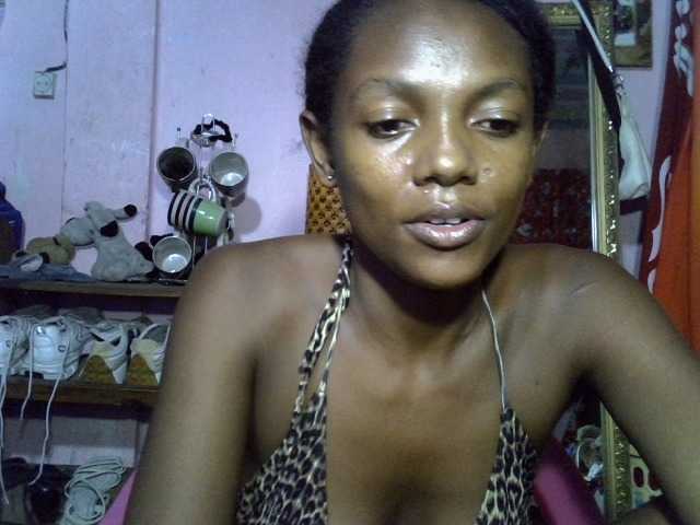 VALLYRAZ Live Cam on BongaCams