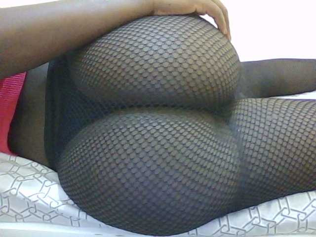 Cute-vee's BongaCams show and profile