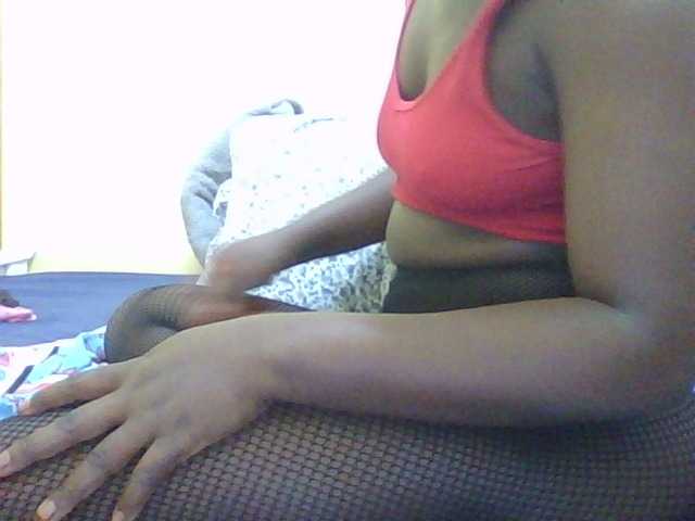 Cute-vee's BongaCams show and profile