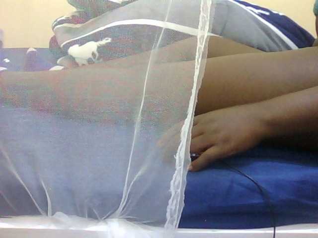 Cute-vee webcam bongacams model stream image