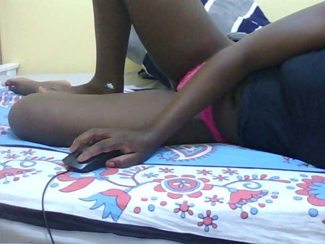 Cute-vee's BongaCams show and profile