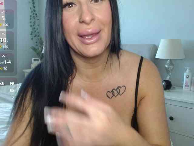 LaylaUK webcam