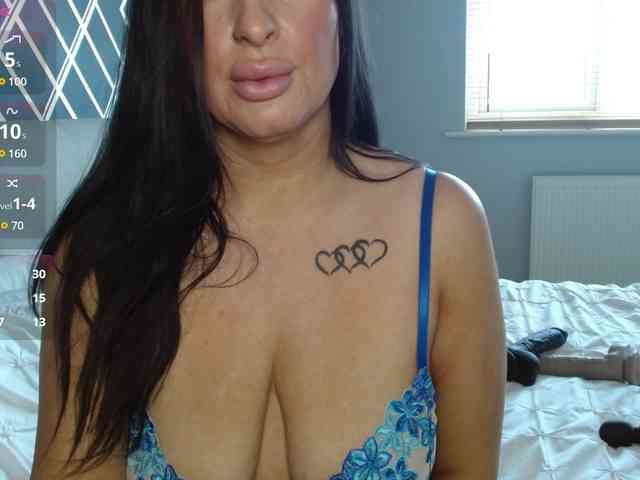 LaylaUK webcam