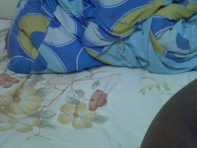 le modèle Angelicanne est en webcam porno dans un show sur le site bongacams, il possède les tags suivants: Ebony,Brunette,Shaved