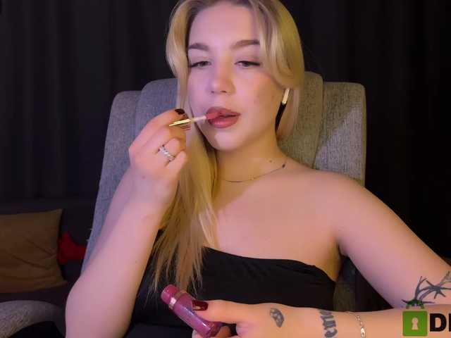 MiamiMur's BongaCams show and profile