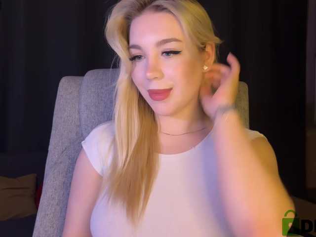 MiamiMur's BongaCams show and profile