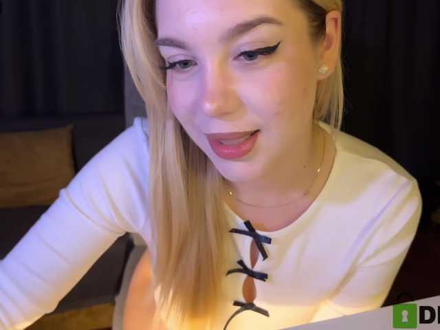 MiamiMur's BongaCams show and profile