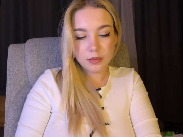 MiamiMur live cam profile