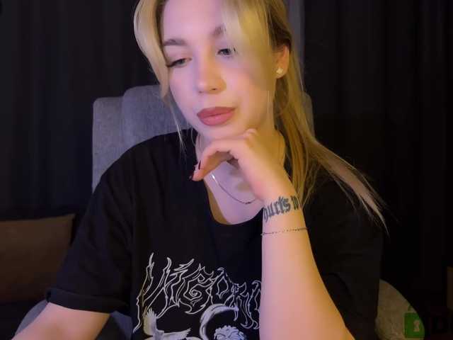 MiamiMur's BongaCams show and profile