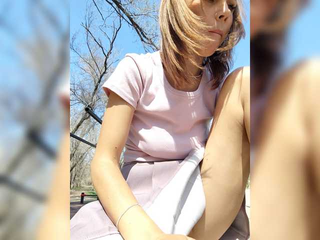 MiamiMur's BongaCams show and profile