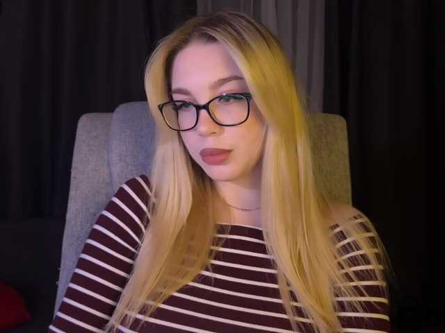 MiamiMur's BongaCams show and profile