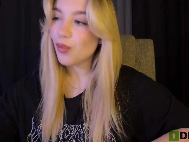 MiamiMur's BongaCams show and profile