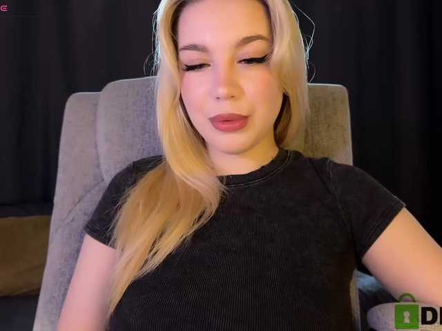 MiamiMur's BongaCams show and profile