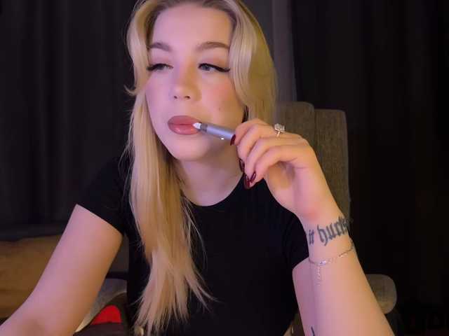 MiamiMur's BongaCams show and profile