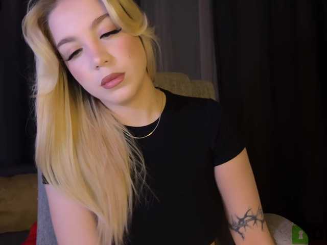 MiamiMur's BongaCams show and profile