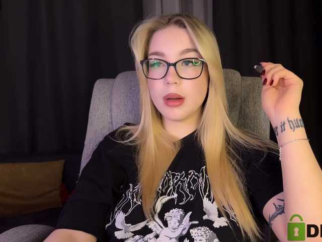 MiamiMur's BongaCams show and profile