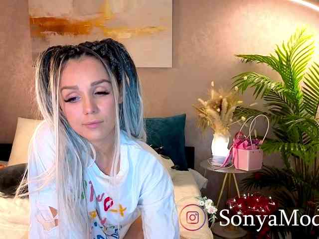 Sonya_Mur webcam