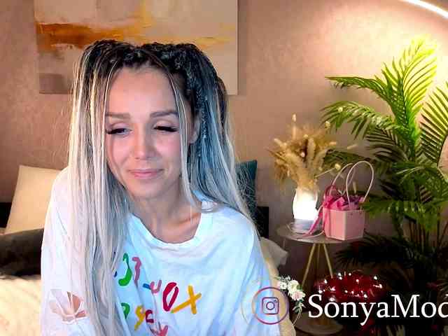 Sonya_Mur webcam
