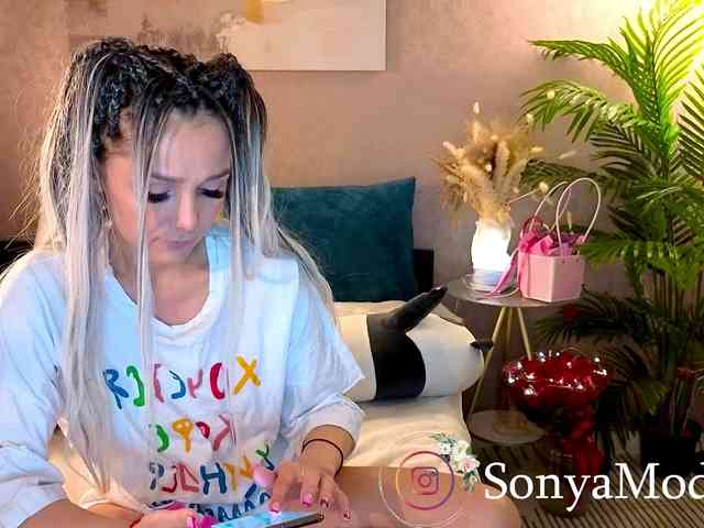 Sonya_Mur webcam