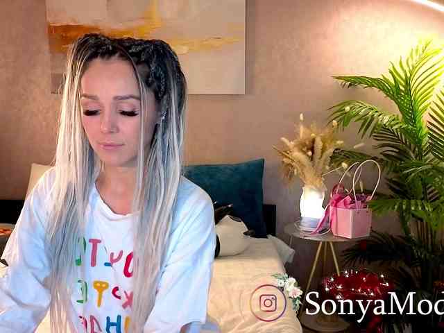 Sonya_Mur webcam