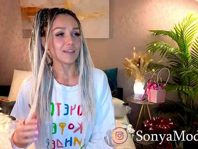Sonya_Mur webcam