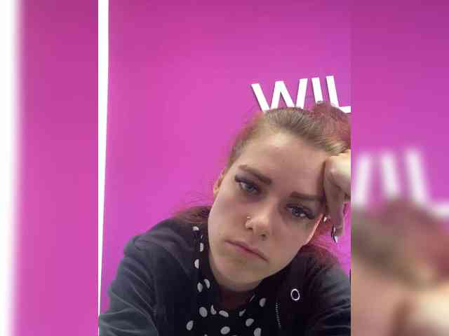 ksenia310 Live Webcam on BongaCams