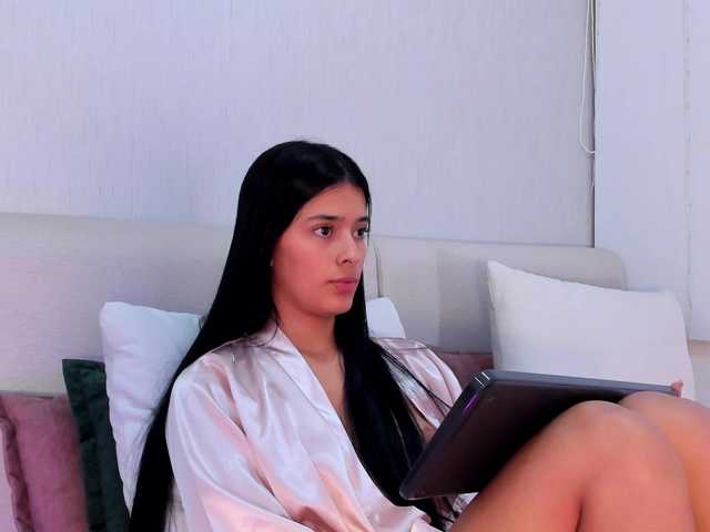 isa-queen on BongaCams 