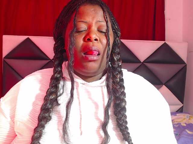 ShantalBBW's BongaCams show and profile