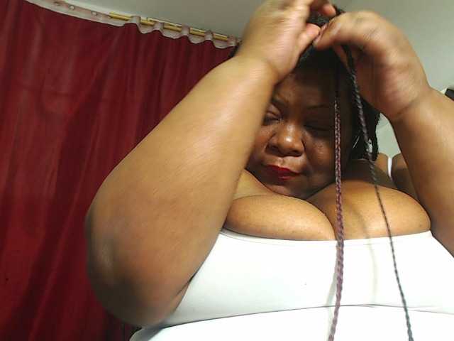 ShantalBBW's BongaCams show and profile