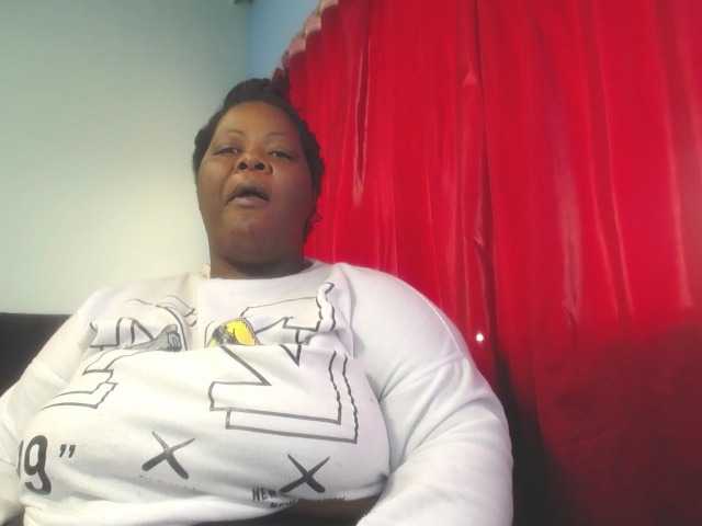 ShantalBBW's BongaCams show and profile