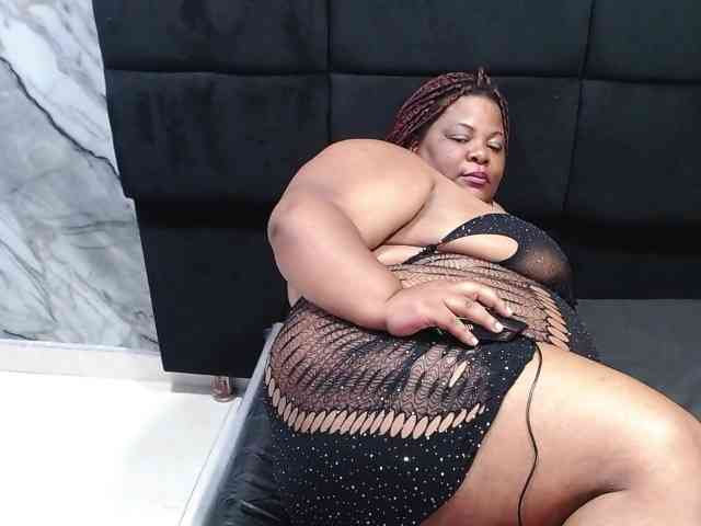 ShantalBBW webcam