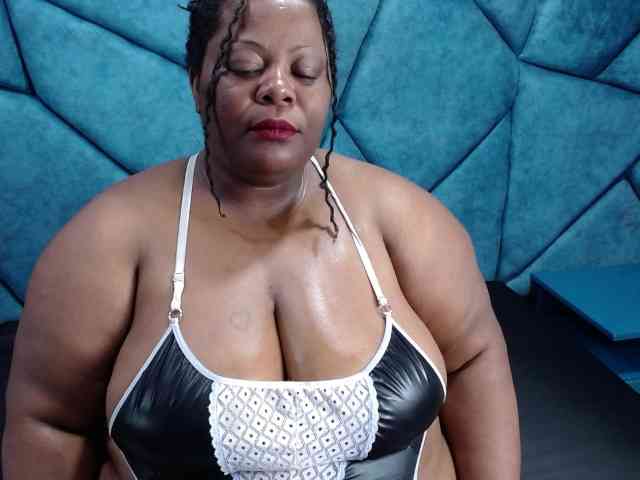 ShantalBBW webcam