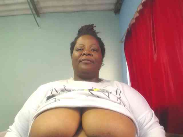 ShantalBBW webcam