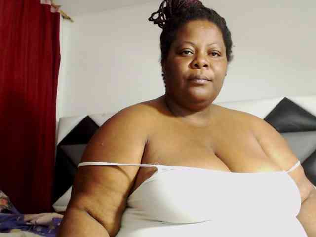 ShantalBBW webcam