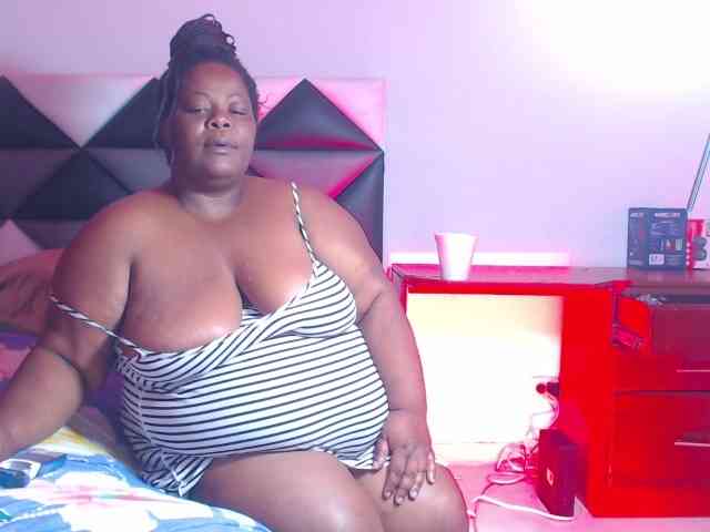 ShantalBBW webcam