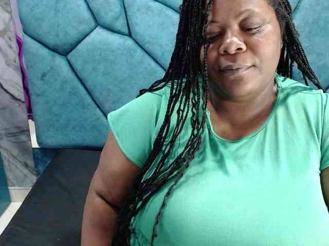 ShantalBBW webcam