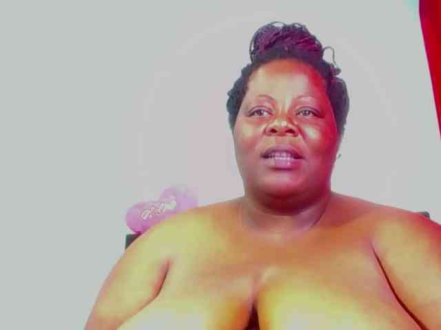 ShantalBBW webcam