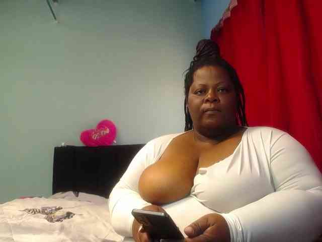 ShantalBBW webcam