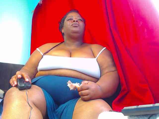 ShantalBBW webcam