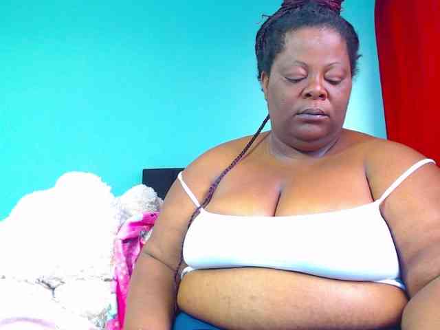 ShantalBBW webcam