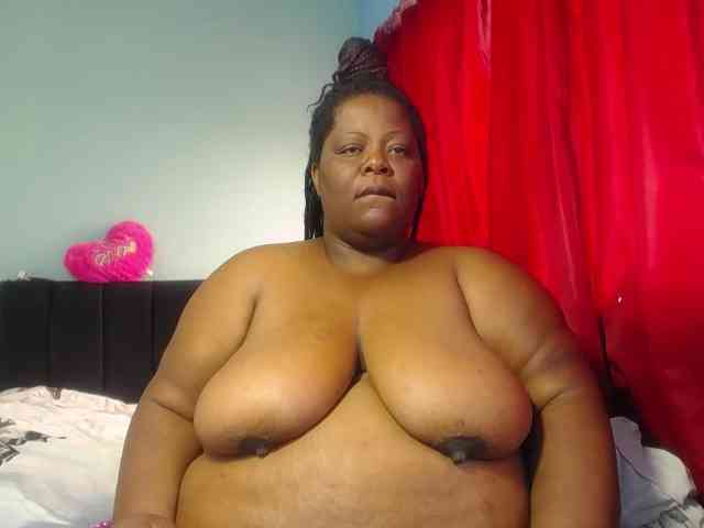 ShantalBBW webcam